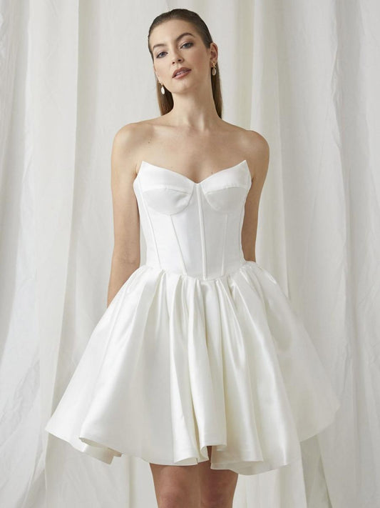 Ivory Lace Sweetheart Neck Sleeveless Short Wedding Dress