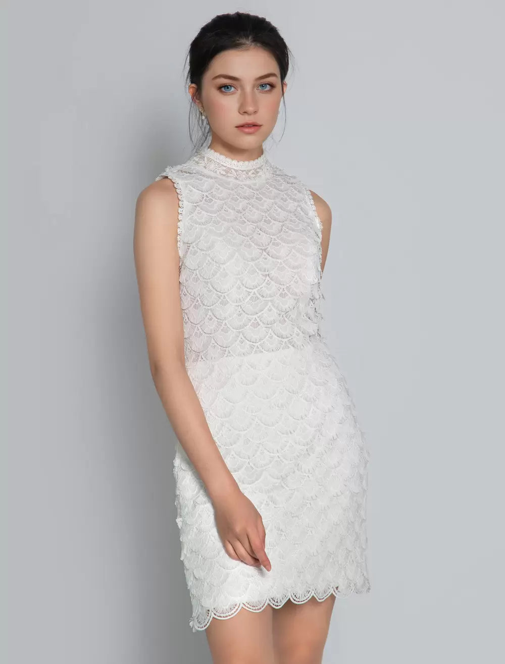 White Lace High Collar Sleeveless Mini Wedding Dress