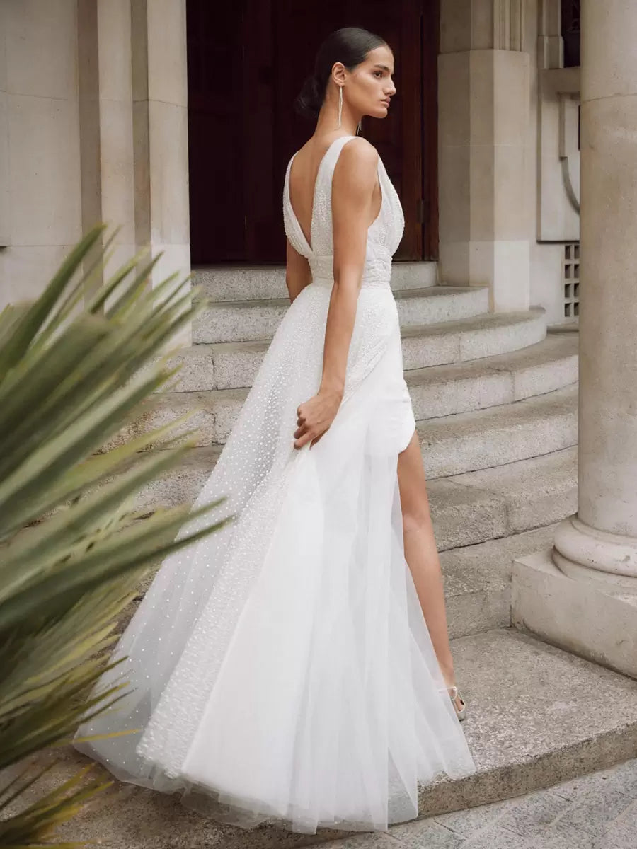 V-Neck Sleeveless A-Line Short Wedding Dress With Train