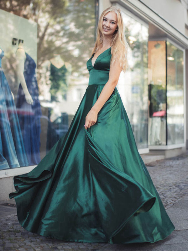 Green Spaghetti Strap Sleeveless V Neck Bridesmaid Dress