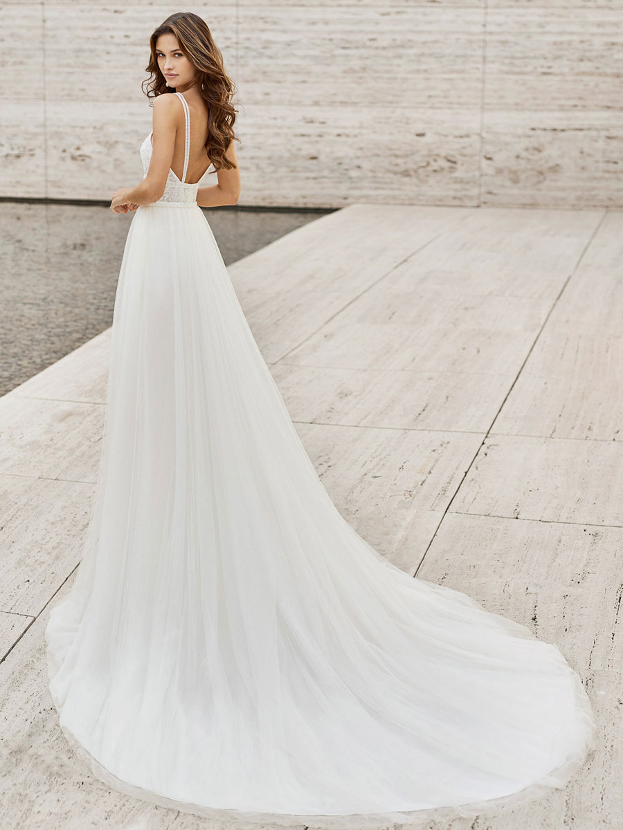 White Deep V Neck Sleeveless Backless Long Wedding Dress