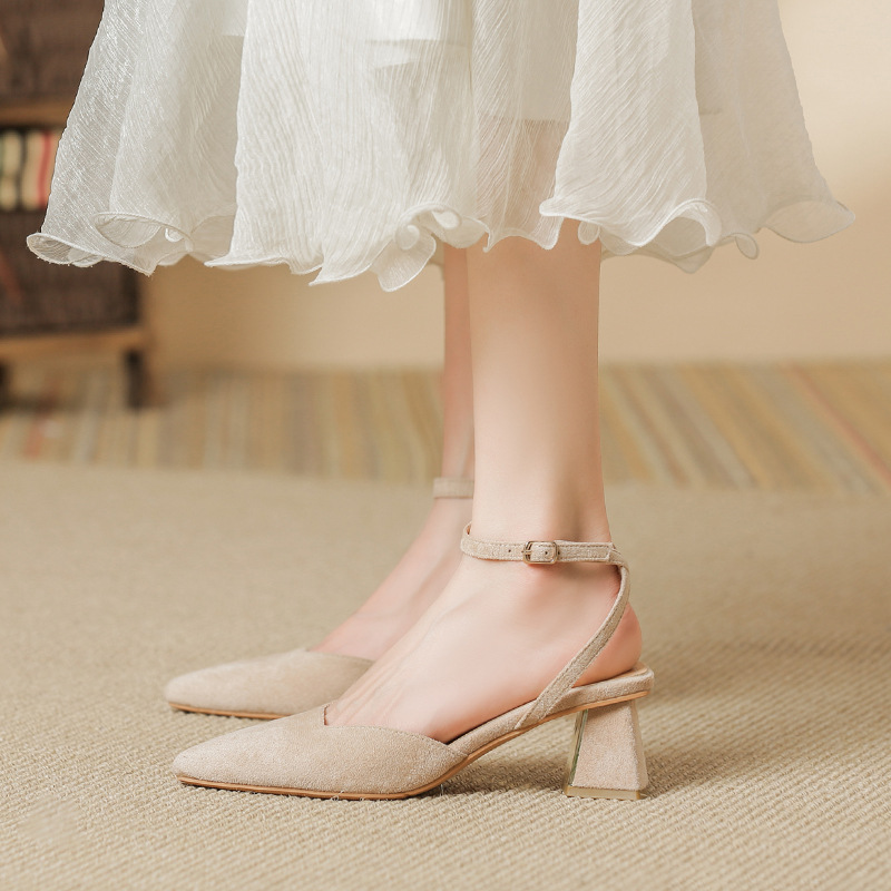 Retro Frosted Pointed Toe Adjustable Buckle Block Heel Court Shoes