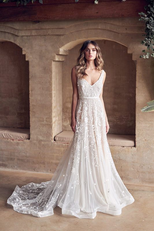 A-Line V Neck Tulle Lace Sweep Train Wedding Dress With Appliques Lace