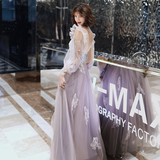 Tulle V-neck A Line Prom Dress With Appliques