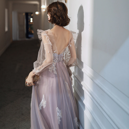 Tulle V-neck A Line Prom Dress With Appliques