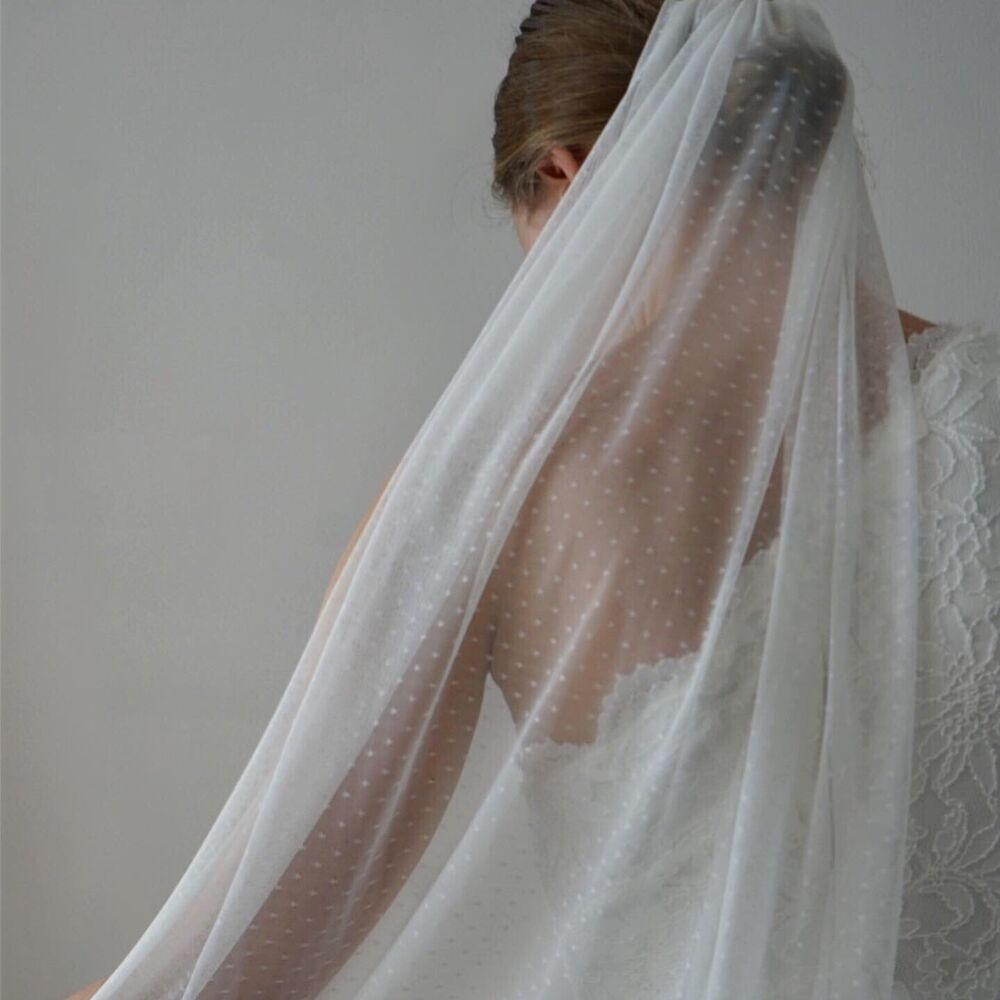 Perfect Waltz Style Long Bridal Veil With Comb